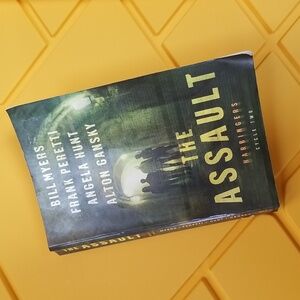 📚THE ASSAULT, HARBINGERS, CYCLE TWO, PAPERBACK